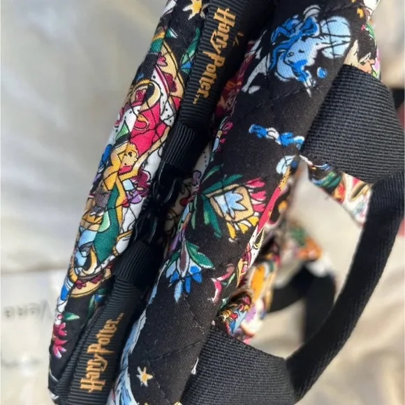 Vera Bradley Harry Potter Friends At Hogwarts Floral  display picture 1
